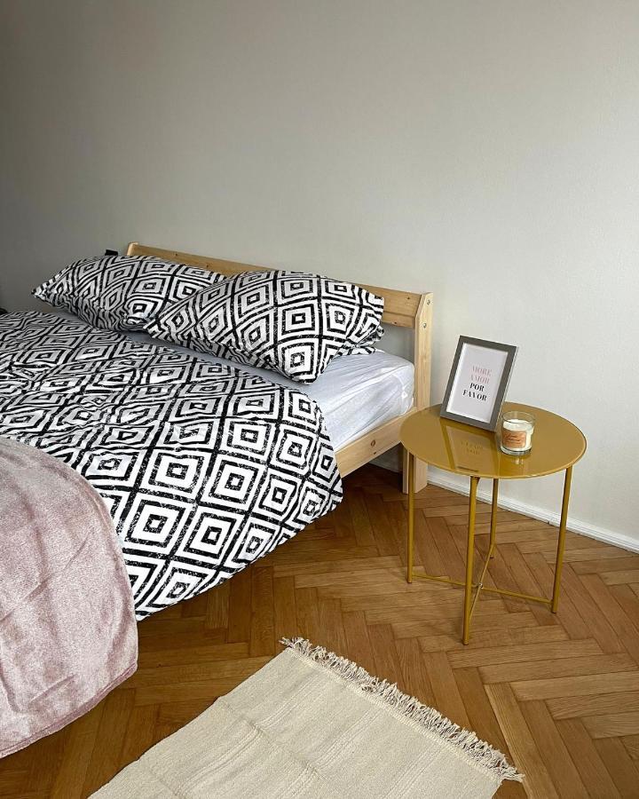 Privatunterkunft Big And Cozy Bedroom In *