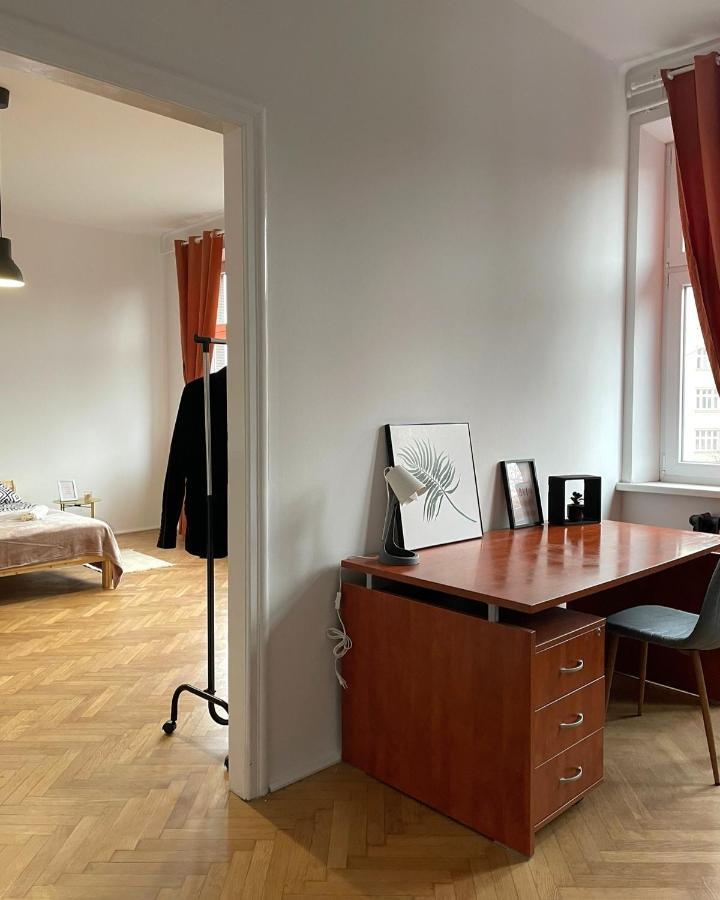 Big And Cozy Bedroom In Privatunterkunft Krakau