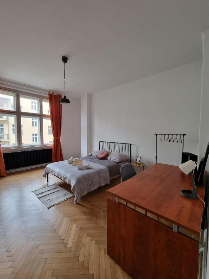 Privatunterkunft Big And Cozy Bedroom In *
